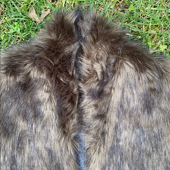 NEW WITH TAGS Joie Pruce Faux Fur Reversible Vest - Picture 12 of 13